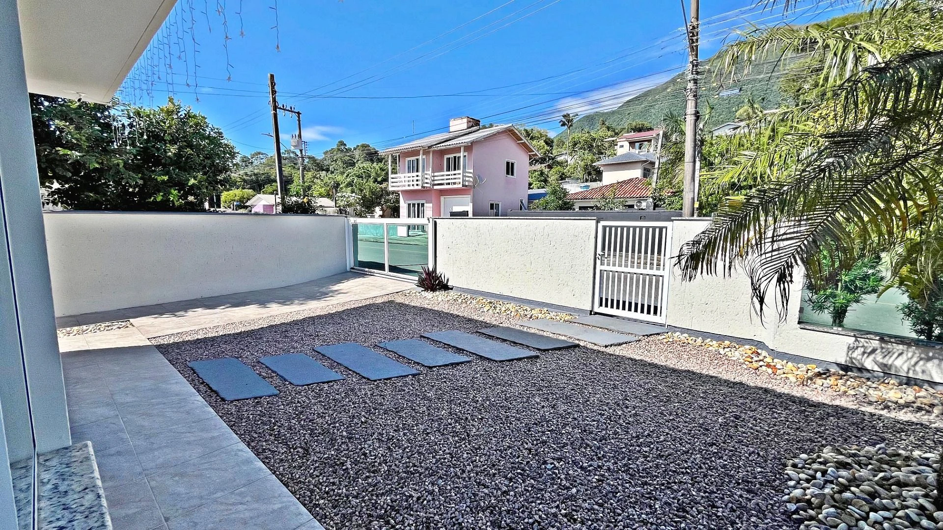 Casa com Sala Comercial, 3 Quartos, 10 Vagas - Furadinho - Foto 20