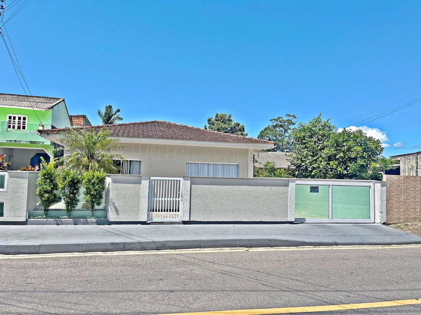Casa com Sala Comercial, 3 Quartos, 10 Vagas - Furadinho - Foto 24
