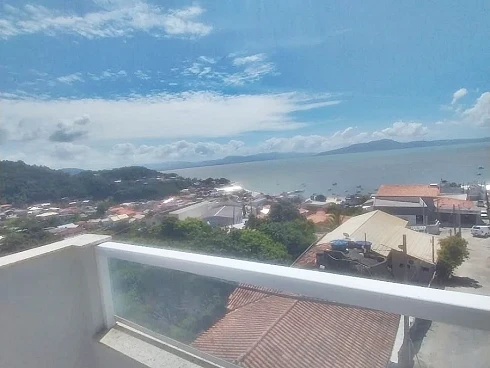 Prédio em Ganchos de Fora, Governador Celso Ramos