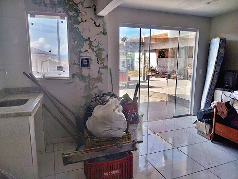 Prédio em Ganchos de Fora, Governador Celso Ramos