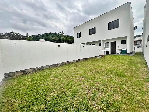 Sobrado geminado em Sertão do Maruim, São José