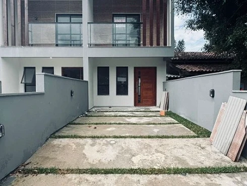 Sobrado 2 Quartos, 2 Suítes, 2 Vagas - Pinheira 