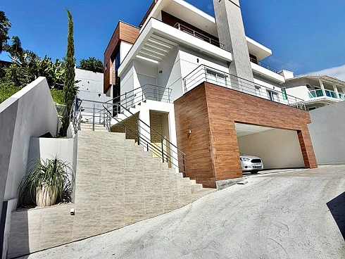 Casa em Bosque das Mansões, São José