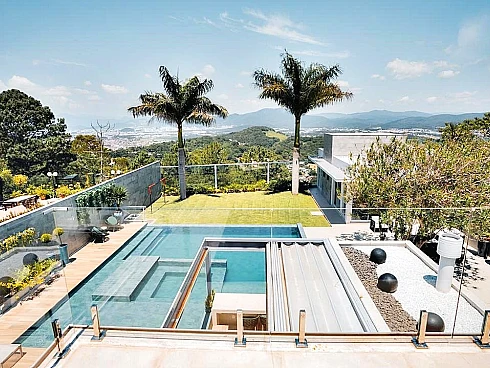 Casa de Alto Padrão, Disponível para Venda, 4 Dormitórios, 2 Suítes, Piscina, Condomínio Bosque das Mansões, São José/SC