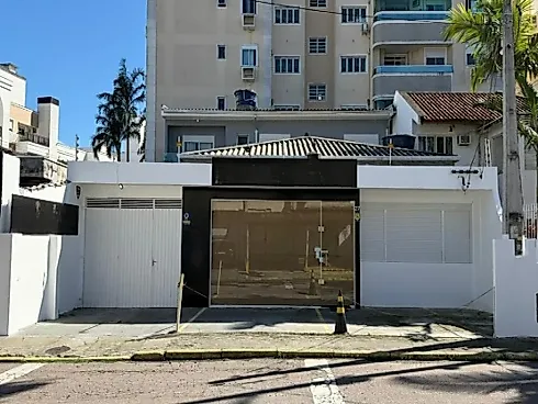 Casa 4 Quartos com 1 Suíte e 200m² - Abraão - Casa em Abraão, Florianópolis - Foto 2