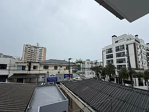 Casa 4 Quartos com 1 Suíte e 200m² - Abraão - Casa em Abraão, Florianópolis - Foto 4
