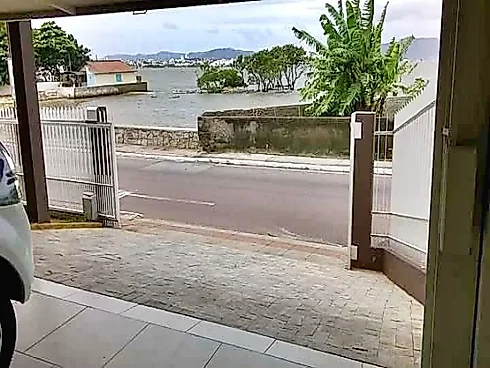 Casa Frente Mar, 4 Quartos com 1 Suíte e 360m² - Centro - Foto 6