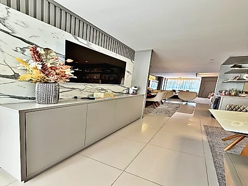 Amplo Apartamento Disponível para Venda, 4 Suítes, Totalmente Mobiliado e Decorado, no Kplatz Residence, Bairro Campinas, São José/SC - Foto 14
