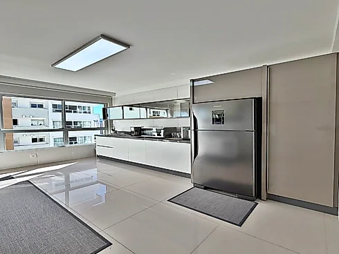 Amplo Apartamento Disponível para Venda, 4 Suítes, Totalmente Mobiliado e Decorado, no Kplatz Residence, Bairro Campinas, São José/SC - Foto 17