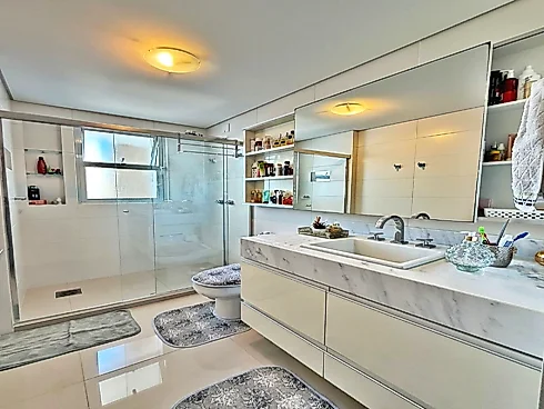 Amplo Apartamento Disponível para Venda, 4 Suítes, Totalmente Mobiliado e Decorado, no Kplatz Residence, Bairro Campinas, São José/SC - Foto 27