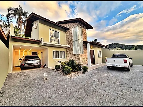 Casa em Rio Caveiras, Biguaçú