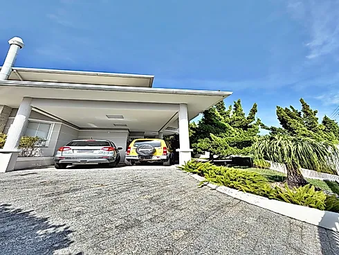 Casa Disponível para Venda, Bairro Pedra Branca, 4 Dormitórios, sendo 2 Suítes, Piscina, Palhoça/SC