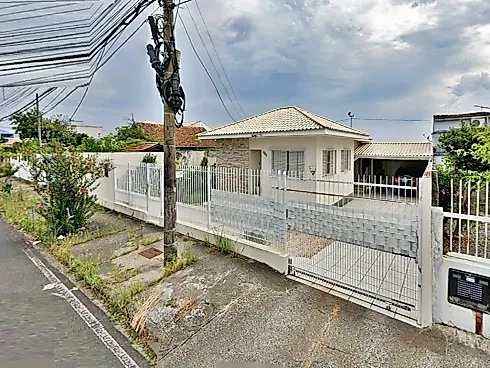 Casa em Jardim Santiago, São José