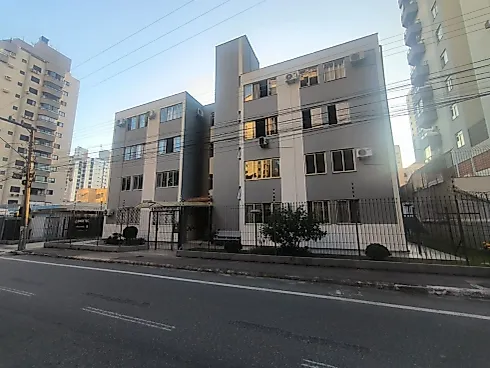 Apartamento em Kobrasol, São José