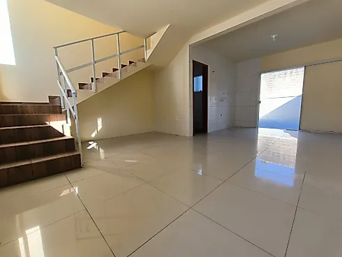 Sobrado geminado em Potecas, São José