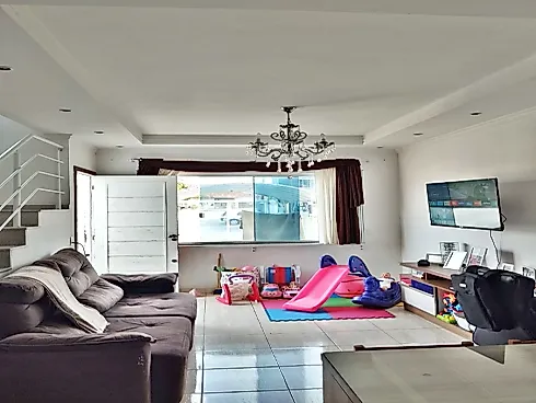 Sobrado geminado em Forquilhas, São José