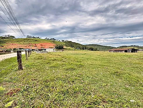 Terreno 800m², Área Rual - Próximo  Comércios - Três Riachos