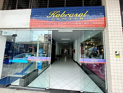 Loja térrea em Kobrasol, São José