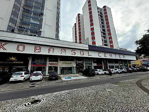 Loja térrea em Kobrasol, São José