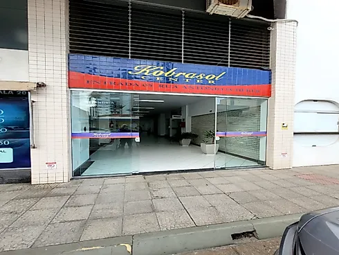 Loja térrea em Kobrasol, São José