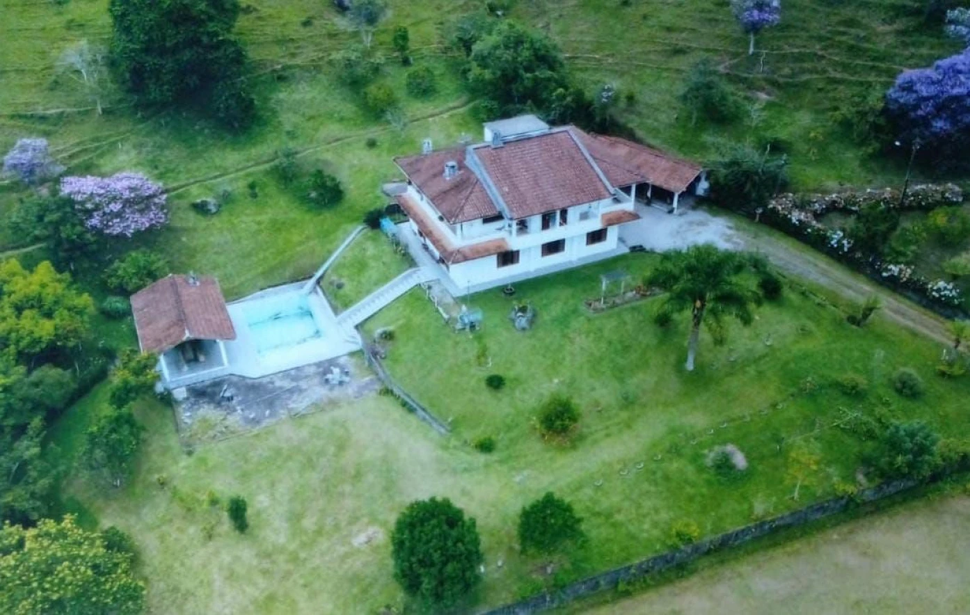 Sítio em Santa Tereza, São Pedro de Alcântara