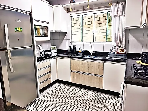 Casa 4 Dormitórios e Piscina - Fundos - Foto 14