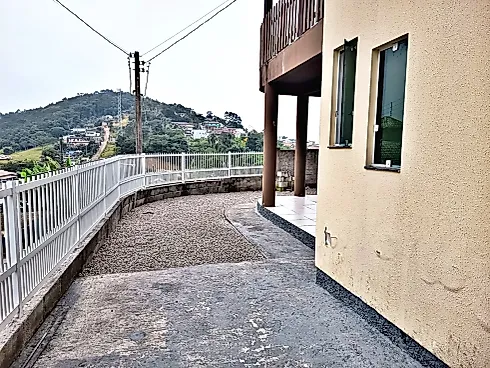 Casa em Fundos, Biguaçu