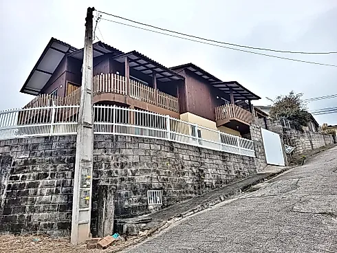 Casa em Fundos, Biguaçu