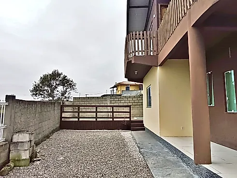 Casa em Fundos, Biguaçu