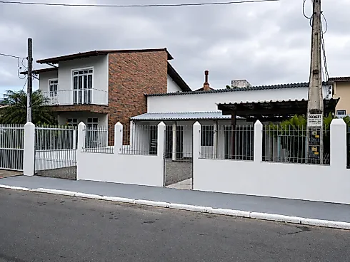 Casa 3 Quartos - Ipiranga - São José/SC