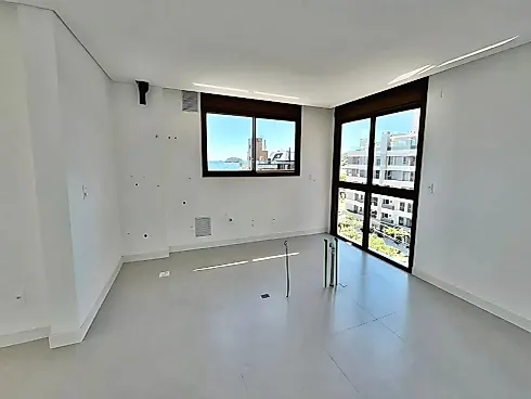 Apartamento de Alto Padrão, Composto por 3 Suítes, 4 Vagas de Garagens, Disponível para Venda em Jurerê, Florianópolis/SC; - Foto 10
