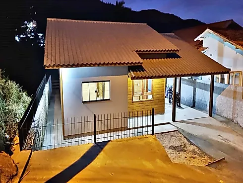 Casa Mista Disponível para Venda no Bairro Trindade, Imóvel Novo, 3 Dormitórios, 1 Suíte, Garagem, Florianópolis/SC - Foto 6