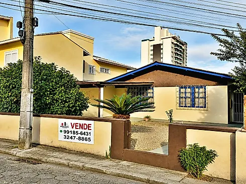 Casa em Kobrasol, São José