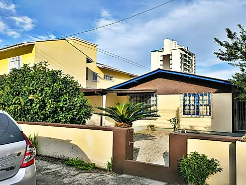 Casa em Kobrasol, São José