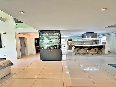 Casa de Alto Padrão, Mobiliada, Disponível para Venda no Condomínio Residencial Quinta dos Guimarães, Santo Amaro da Imperatriz/SC - Foto 15