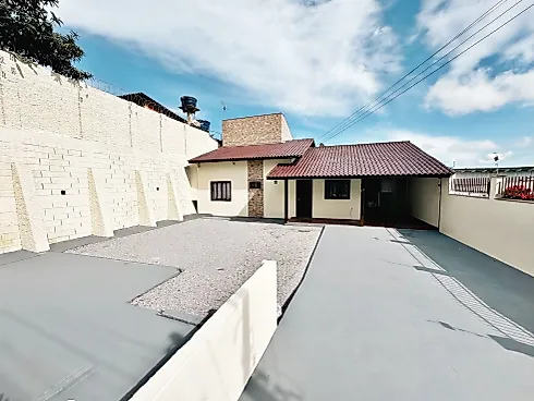 Casa 4 Quartos, 1 Suíte, 6 Vagas - Potecas