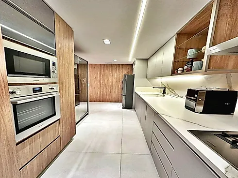 Maravilhoso Apartamento Disponível para Venda no Residencial Absoluto, 3 Suites, 2 Vagas, Bairro Campinas, São José/SC - Foto 11