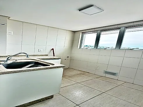 Apartamento Cobertura Duplex, 4 Dormitórios, Suíte e Garagem para 2 Veículos, Disponível para Venda no Bairro Abraão, Florianópolis/SC - Foto 16