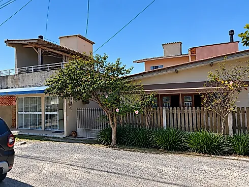 Casa 2 Quartos com Churrasqueira - Pinheira