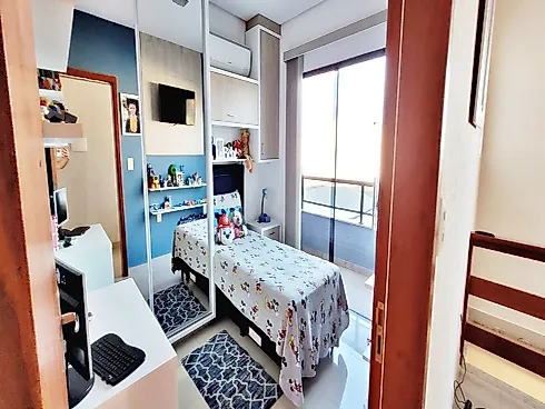 Casa 4 Quartos, 1 Suíte, 4 Vagas - Praia de Fora - Foto 14
