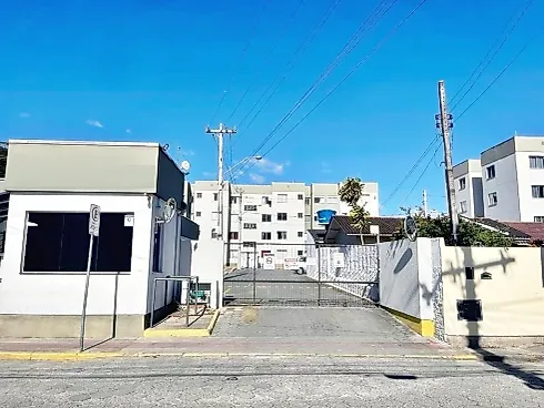 Apto 2 Quartos, 1 Vaga, Lazer - Fundos