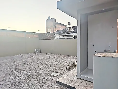 Casa 2 Quartos, 2 Banheiros, 5 Vagas - Barra do Aririú - Foto 7