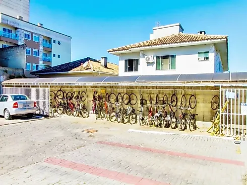 Apto 2 Quartos, Sacada, 1 Vaga - Areias - Foto 18