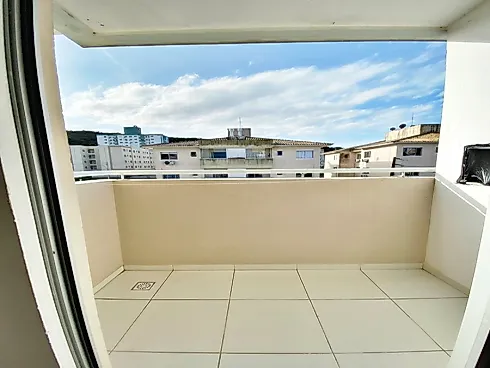 Apto 2 Quartos, Sacada, 1 Vaga - Areias - Foto 4