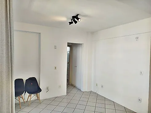 Apartamento de 1 Dormitório com Sacada, Andar Alto, Elevador, Disponível para Venda, Bairro Campinas, São José/SC - Foto 10