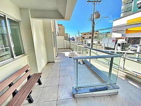 Apartamento de 1 Dormitório com Sacada, Andar Alto, Elevador, Disponível para Venda, Bairro Campinas, São José/SC - Foto 4