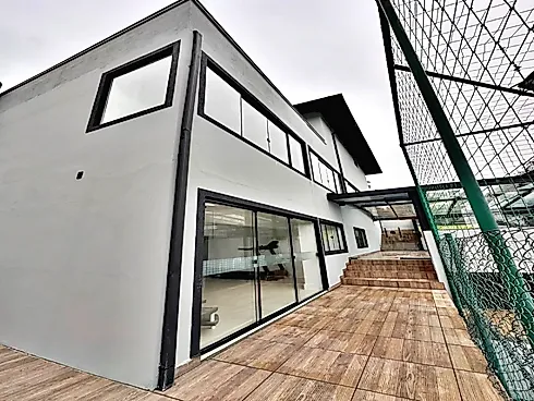 Casa de Alto Padrão com Piscina e Quadra de Esportes, Disponível para Venda no Condomínio Residencial Bosque das Mansões, São José/SC - Foto 11