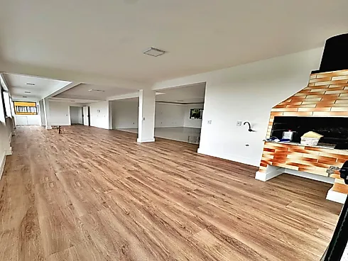 Casa de Alto Padrão com Piscina e Quadra de Esportes, Disponível para Venda no Condomínio Residencial Bosque das Mansões, São José/SC - Foto 17