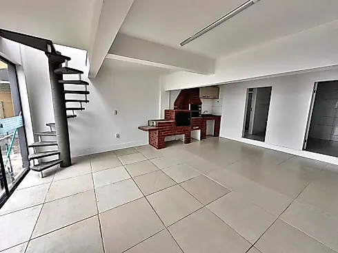Casa de Alto Padrão com Piscina e Quadra de Esportes, Disponível para Venda no Condomínio Residencial Bosque das Mansões, São José/SC - Foto 22