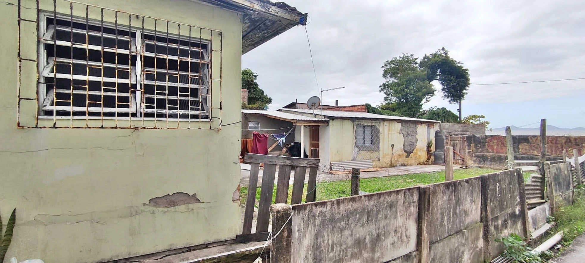 Ótimo Terreno de 450m em Barreiros com Casa - Foto 12